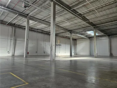 Spatiu Industrial -  2500 mp - Logistica - Productie - Depozitare - foto 3
