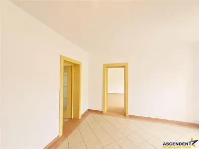 Vila impetuoasa pe 700mp teren:Spatiu versatil pentru locuinta/afacere Premium - foto 19