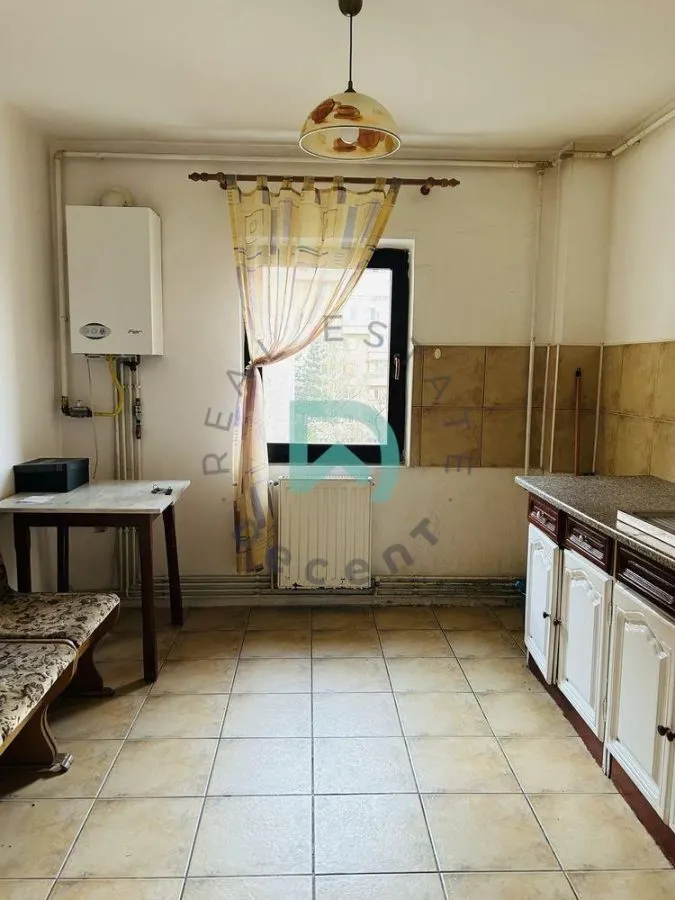 Apartament 2 camere, intermediar, decomandat,  Calea Bucuresti/ Toamnei - foto 12