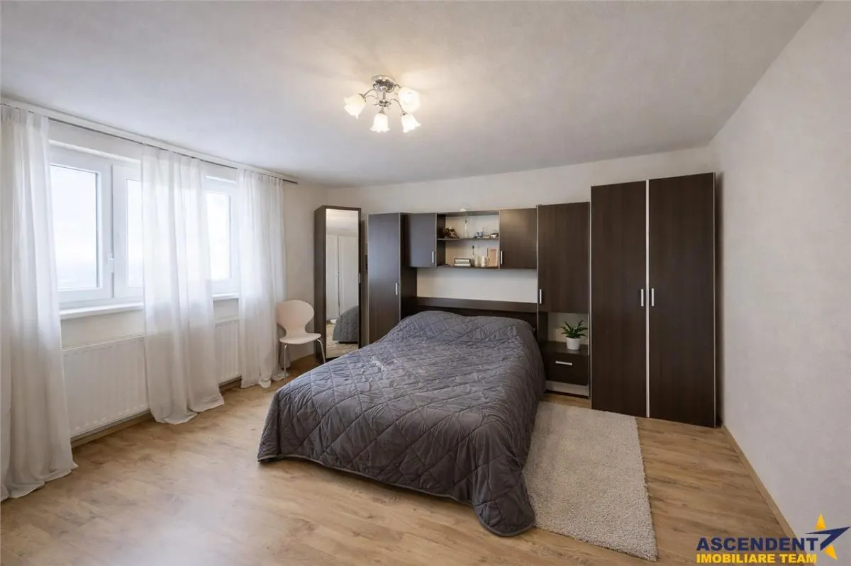 Rezidenta in arie apreciabila, mobilata, echipata, curte proprie, Rasnov - foto 4