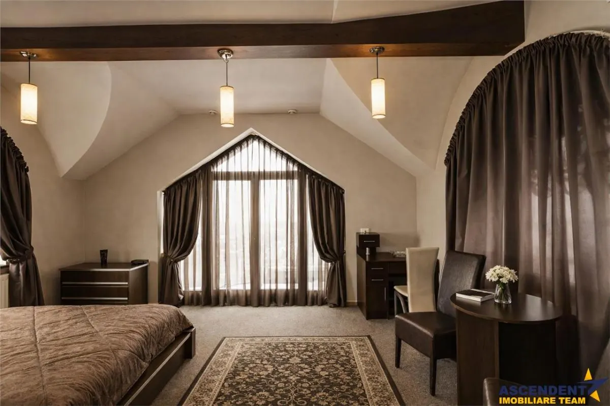 Rafinament in cartier linistit, pe 30.000 mp teren paradis, facilitati Premium - foto 11