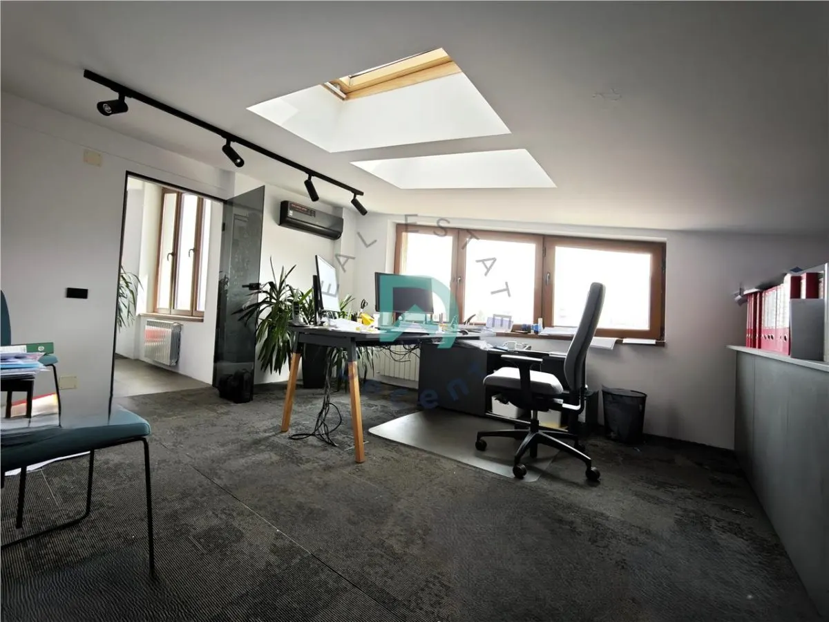 Închiriem  4 camere, Brașovul Vechi - foto 17