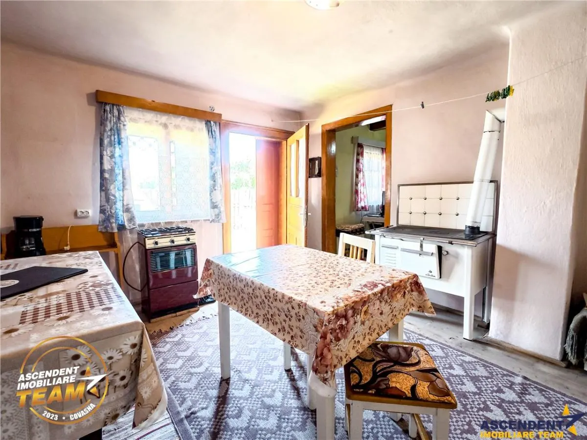 REZERVAT ! Casa traditionala din lemn, cu sura din piatra, Arcus, Covasna. - foto 4