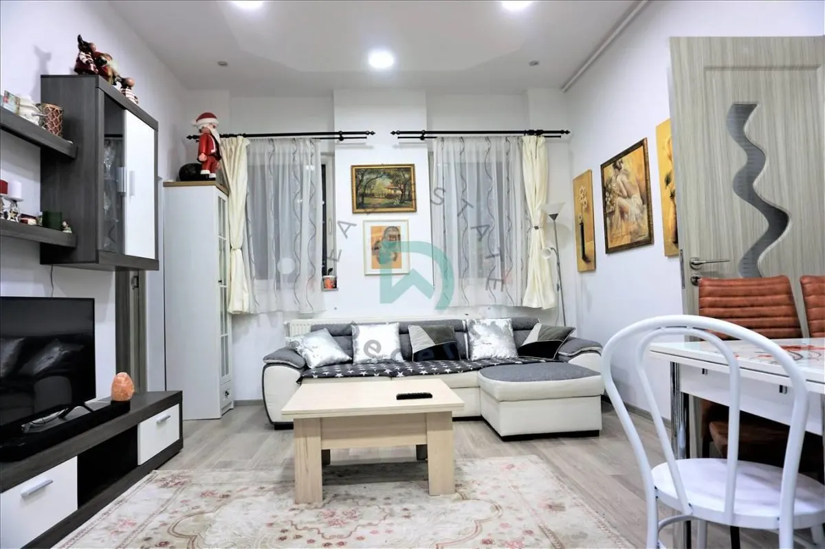 Apartament 3 camere, Casa Armatei, Brasov - foto 1