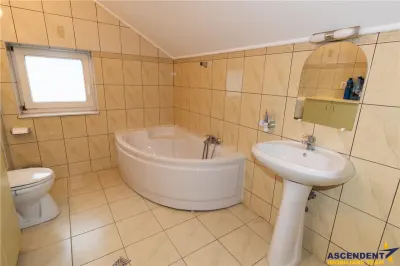 Vila distincta, panorama urbana, amplasare de top, Zarnesti, Brasov - foto 24