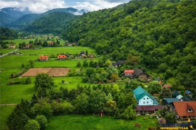 Complex turistic,afacere la cheie,3 vile, teren 7.700 mp,panouri fotovoltaice,Plaiu Foii Piatra Craiului - foto 2