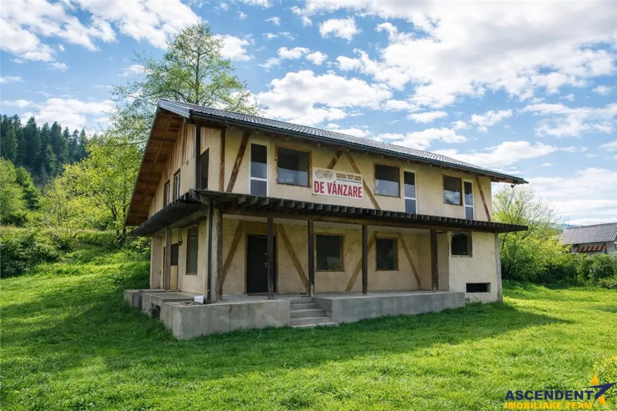 Proprietate autentica, stil traditional:Eco, cu parau pitoresc si vedere spectaculoasa, teren 900 mp - foto 1