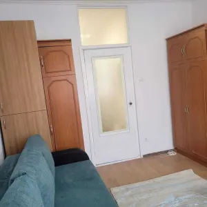 Garsoniera  renovata, mobilata, etaj 2, Tractorul, Brasov - foto 3
