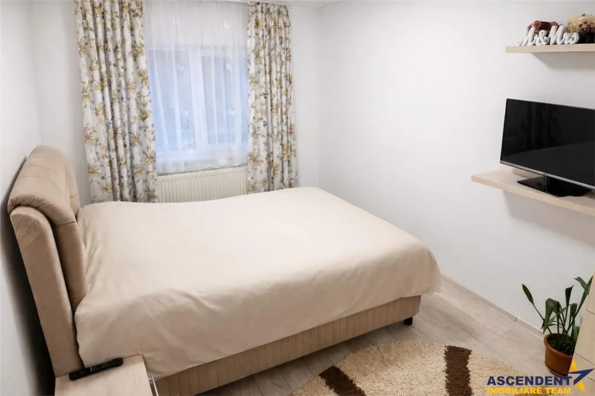 Apartament 3 camere, decomandat, etaj1, loc parcare,Tractorul,Brasov - foto 3