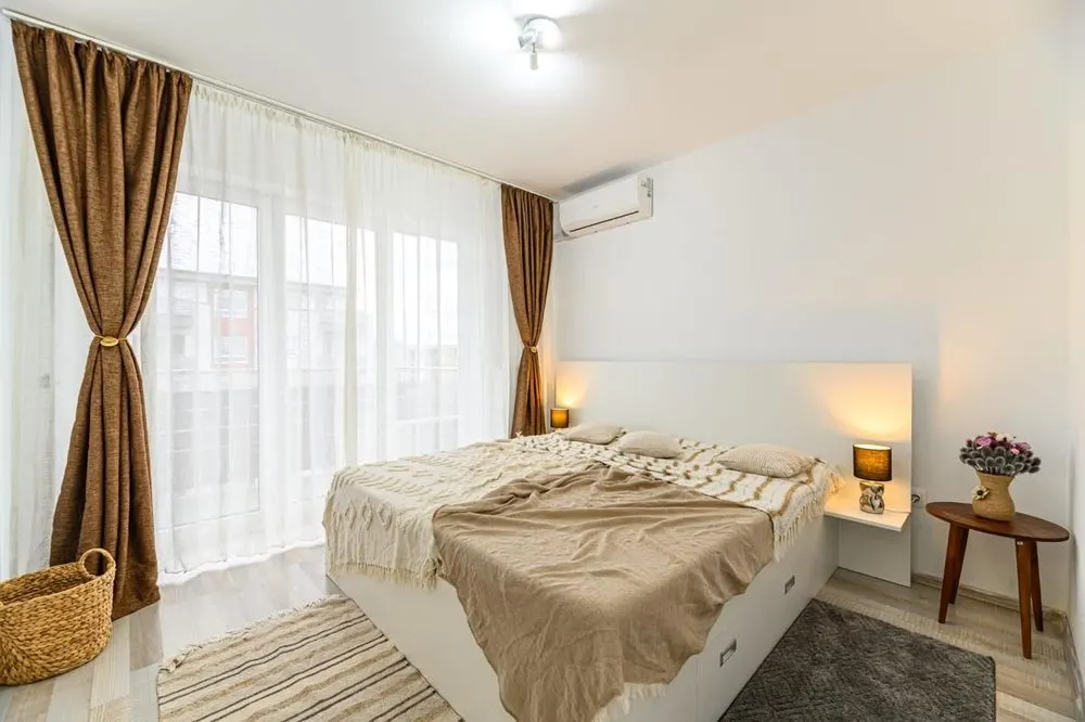 Avantgarden, Brasov - foto 2