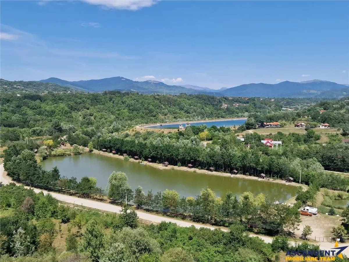 Casa traditionala, cu 2.000mp teren roditor, Izvoarele - foto 4