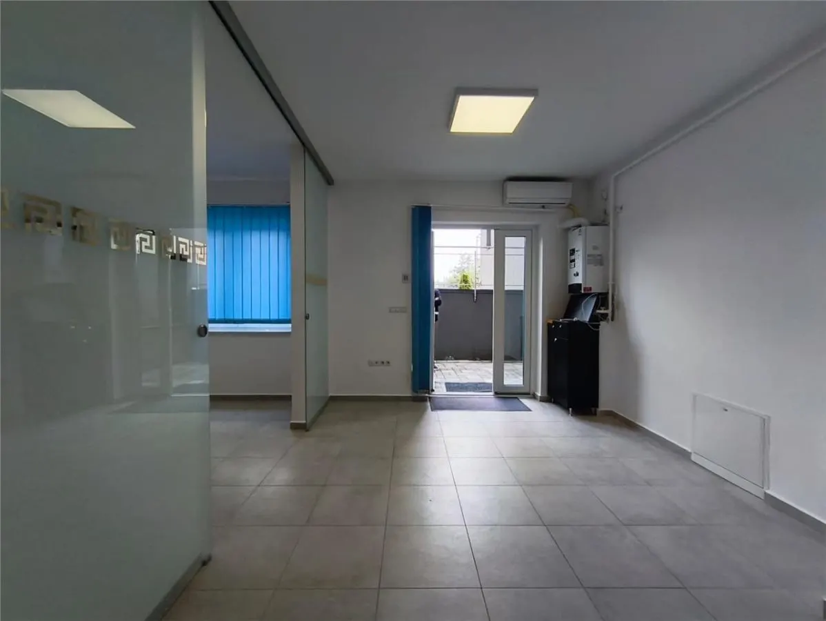 Spatiu Comercial Maurer  Loc De parcare Terasa - foto 1