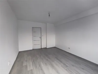 Apartament 2 Camere Et 2 Semicentral Renovat - foto 5