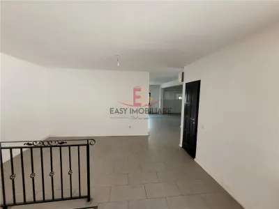 Spatiu Comercial, vad mare, amenajat, zona Central - foto 11