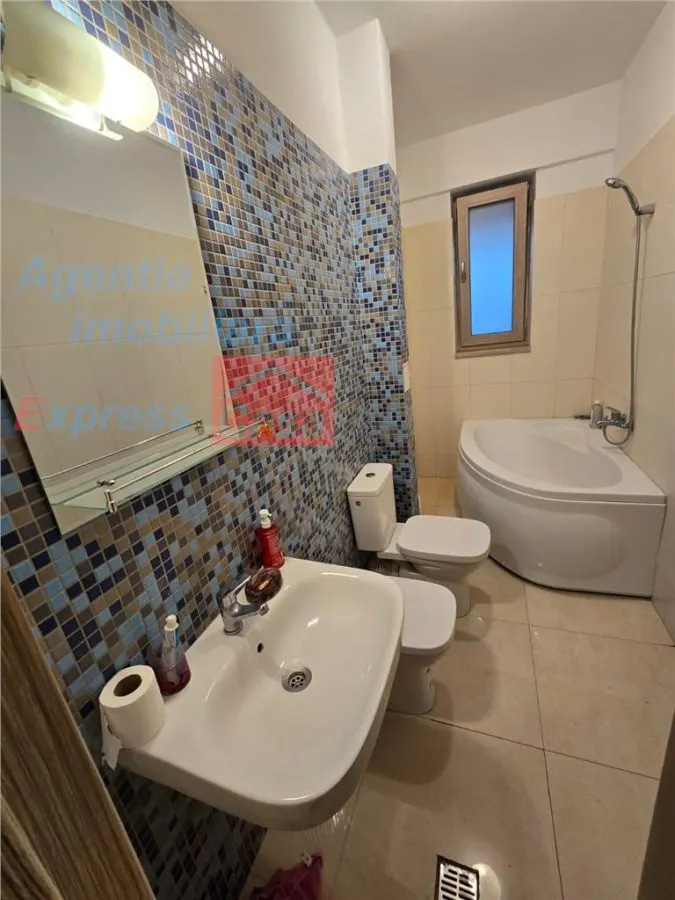 Apartament spatios tip duplex de vanzare, Cartierul Visoianu, Iasi - foto 3