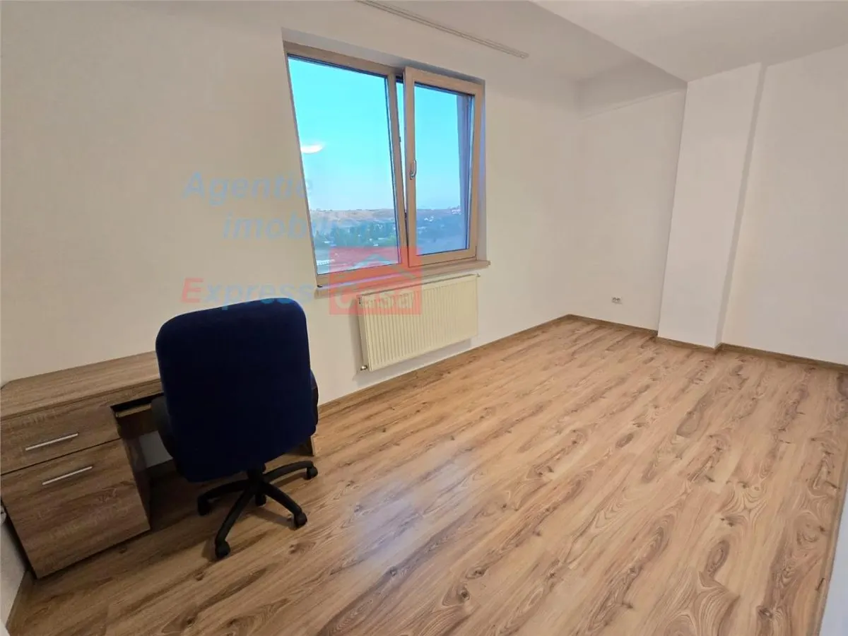 Apartament spatios tip duplex de vanzare, Cartierul Visoianu, Iasi - foto 4