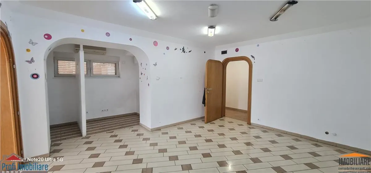 Spatiu UTA la Principala- C.A.Vlaicu terasa proprie in fata - foto 3