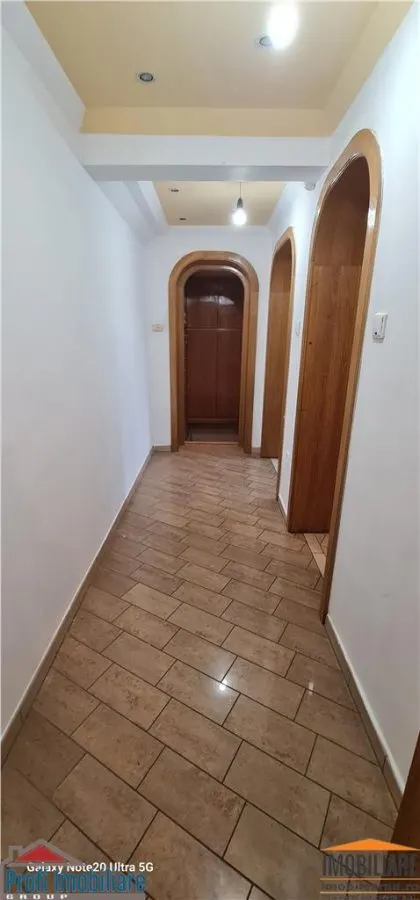 Spatiu UTA la Principala- C.A.Vlaicu terasa proprie in fata - foto 9