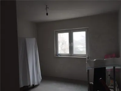 3 camere decomandate Bistrita Lac etaj 1 - foto 4