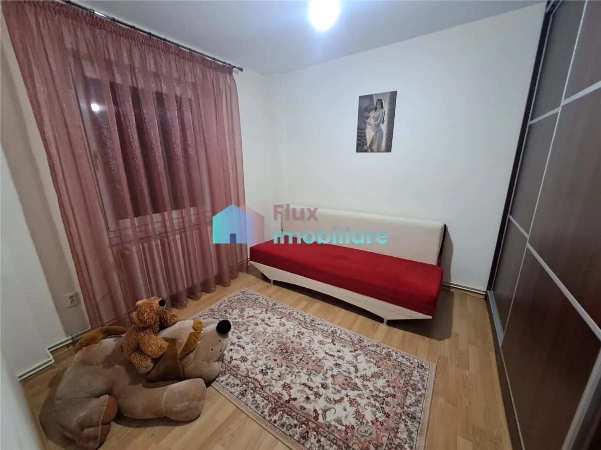 Apartament cu 4 camere G.Enescu etaj 3 - foto 3