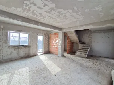 Case insiruite , 4 camere , P+1E - central in Valea Lupului - COMISION 0% - foto 2