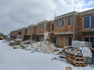 Case insiruite , 4 camere , P+1E - central in Valea Lupului - COMISION 0% - foto 4