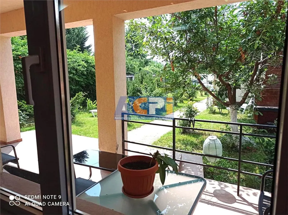 Vila individuala 6 camere, teren 2500 mp - foto 2
