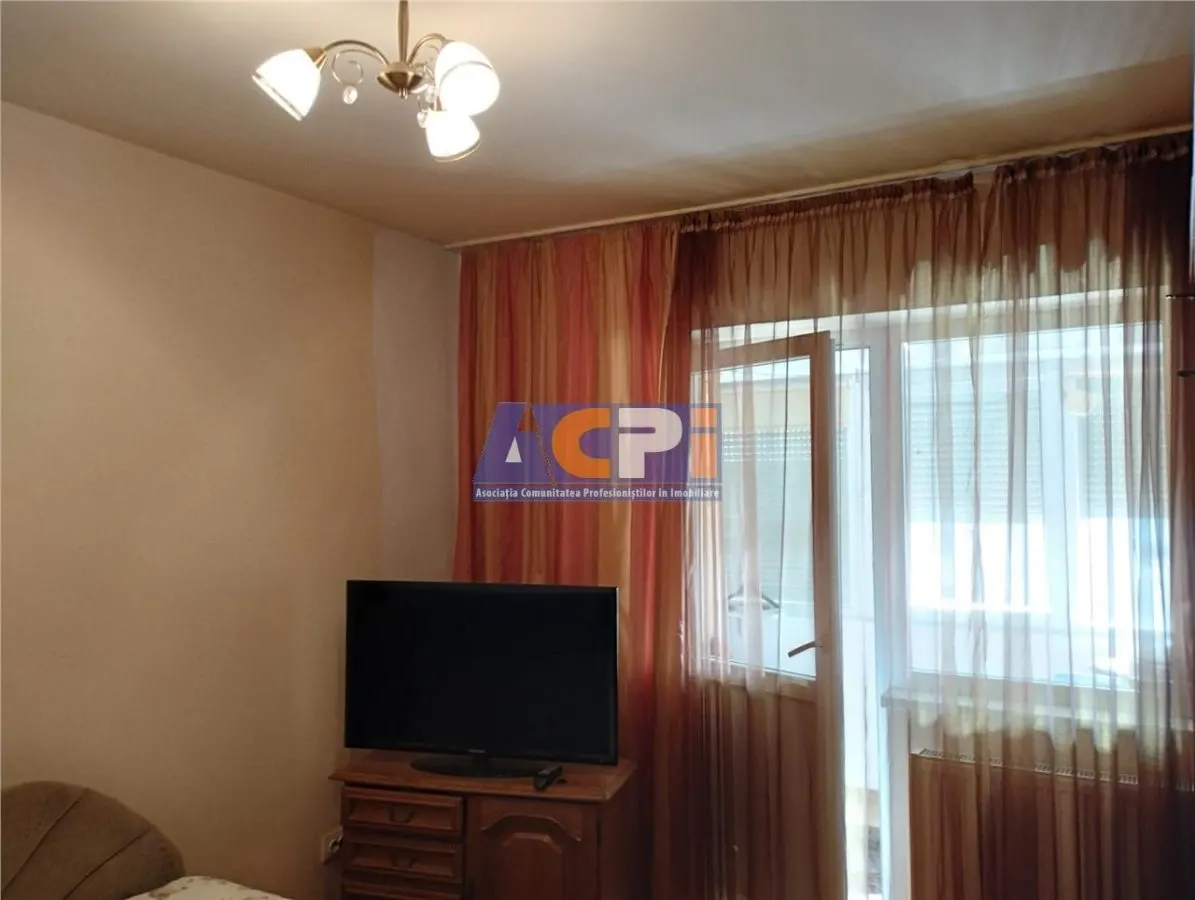 3  camere decomandate centru - foto 17