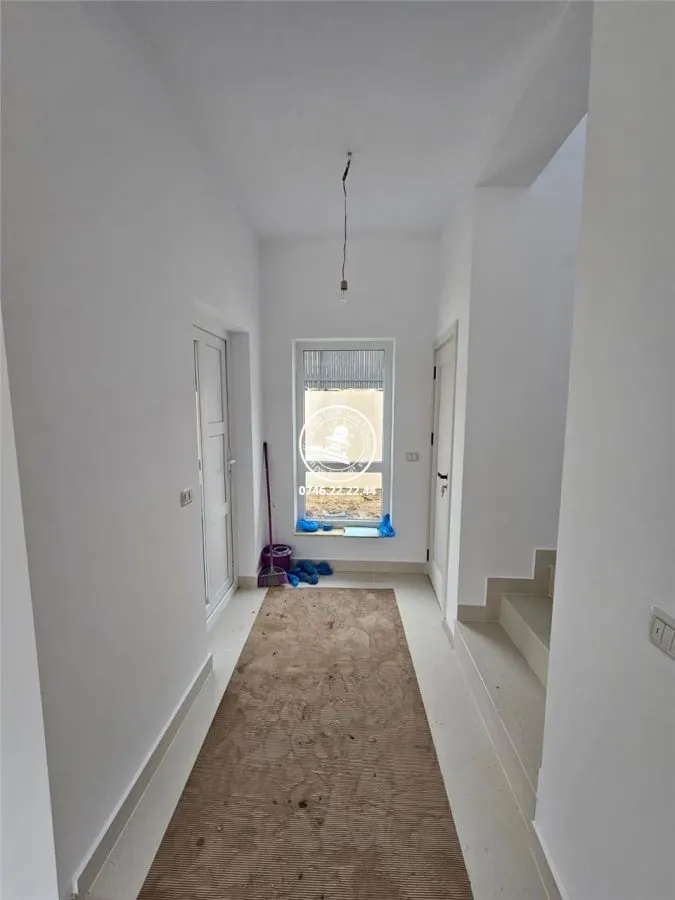 Vila P+1E ,4 camere ,560mp teren - Valea Lupului , Iasi - foto 2