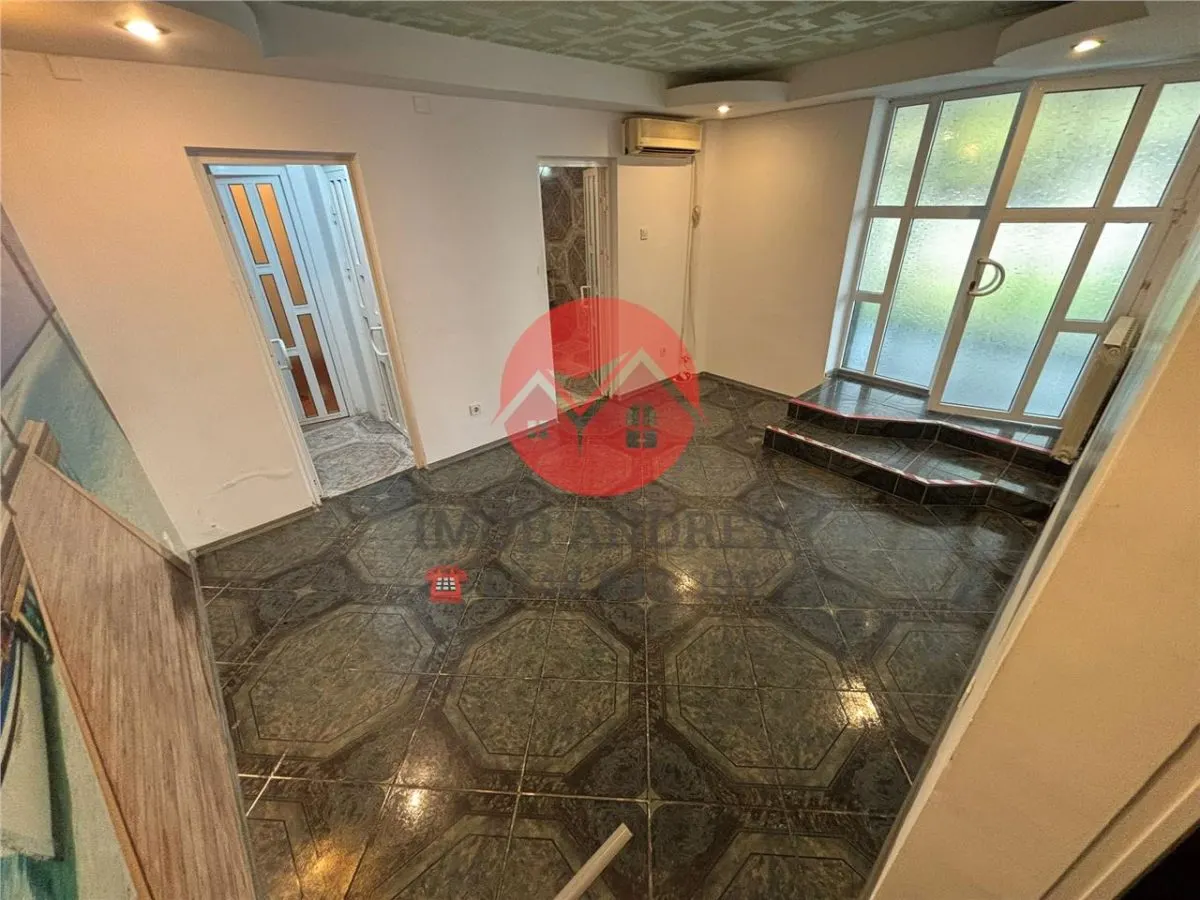 Spatiu ultracentral parter 57 mp, 3 camere, vad excelent - foto 1