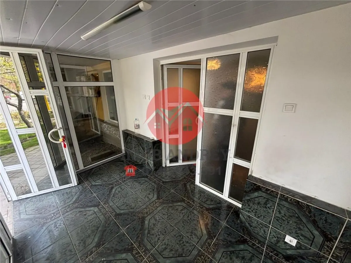 Spatiu ultracentral parter 57 mp, 3 camere, vad excelent - foto 3