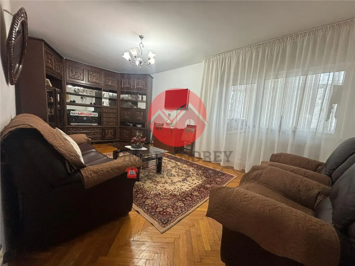 Apartament 3 camere, 89 mp, central, renovat, mobilat, utilat - foto 2