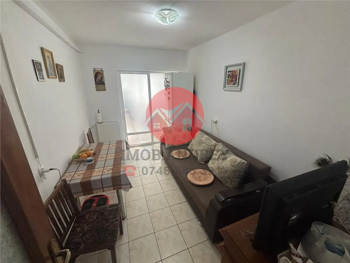Apartament 3 camere, 89 mp, central, renovat, mobilat, utilat - foto 3