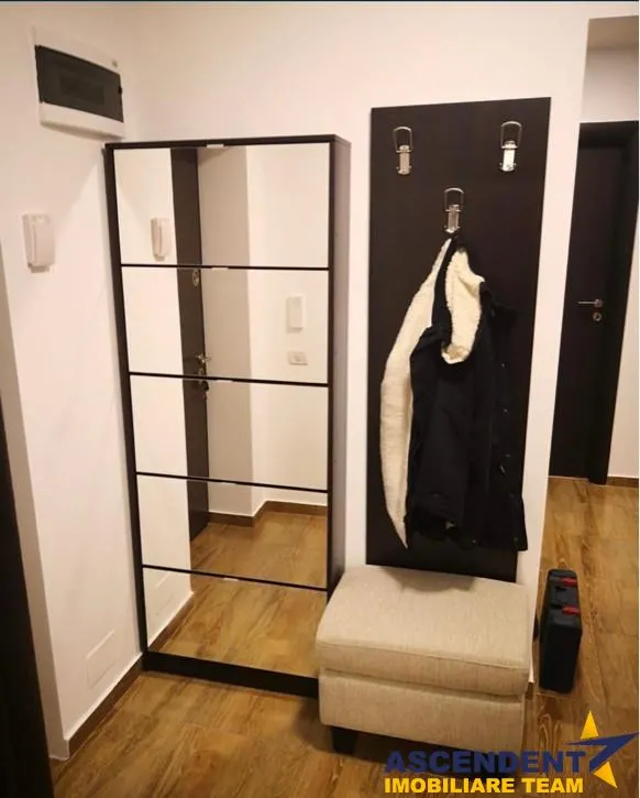 Decomandat, cu terasa si gradina, Sanpetru, - foto 3