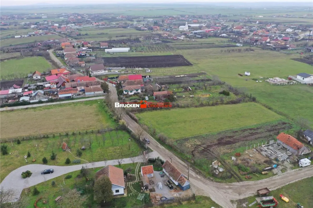 Teren intravilan de 2.623 mp in Les â€“ la 20 min de Oradea - foto 3
