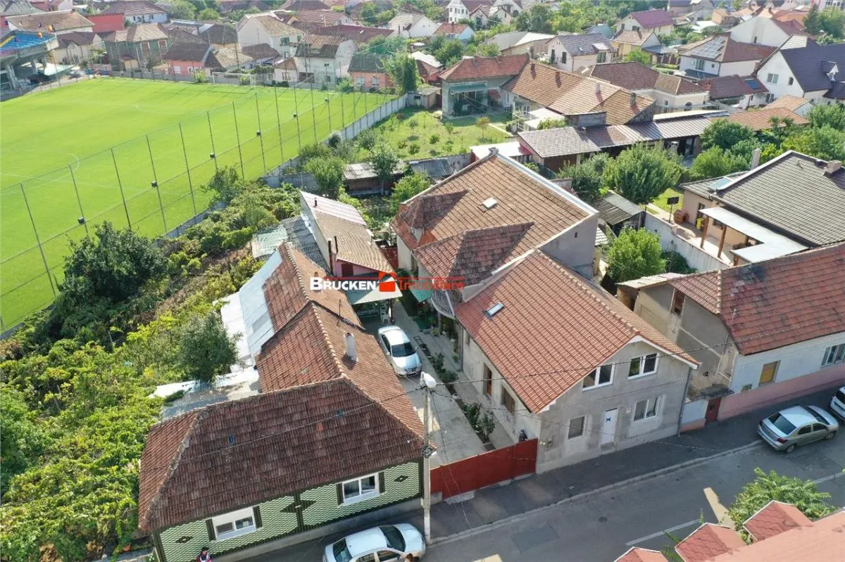 Casa spatioasa P+M cu spatiu comercial â€“ Rogerius, zona Stadionului - foto 1