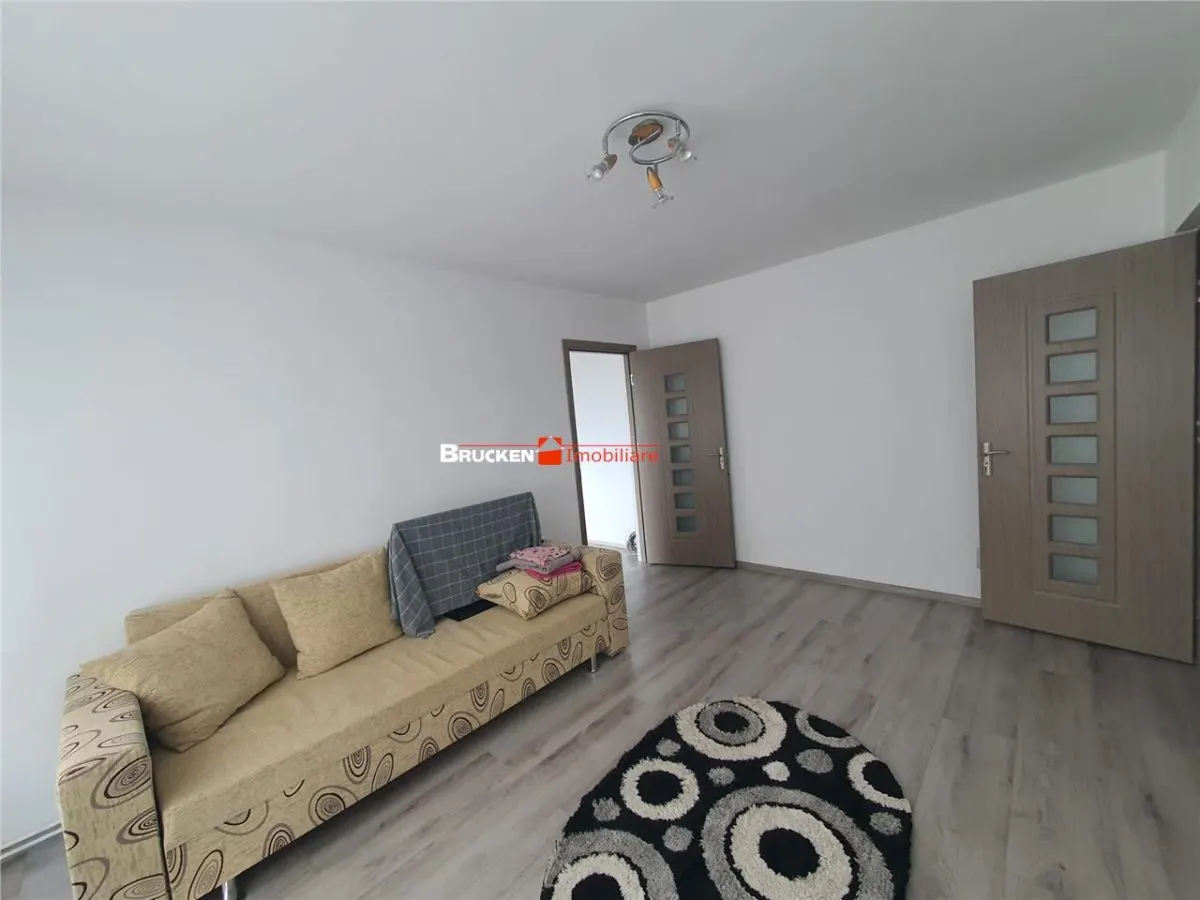 Apartament cu 2 camere de vanzare - foto 1
