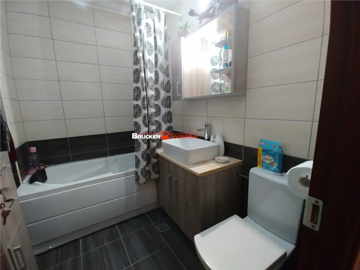 Apartament cu 4 camere de inchiriat - foto 10