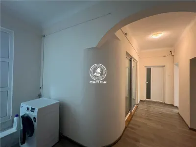 Apartament cu 3 camere  de vanzare  Tg Cucu - Podul de Fier, - foto 11