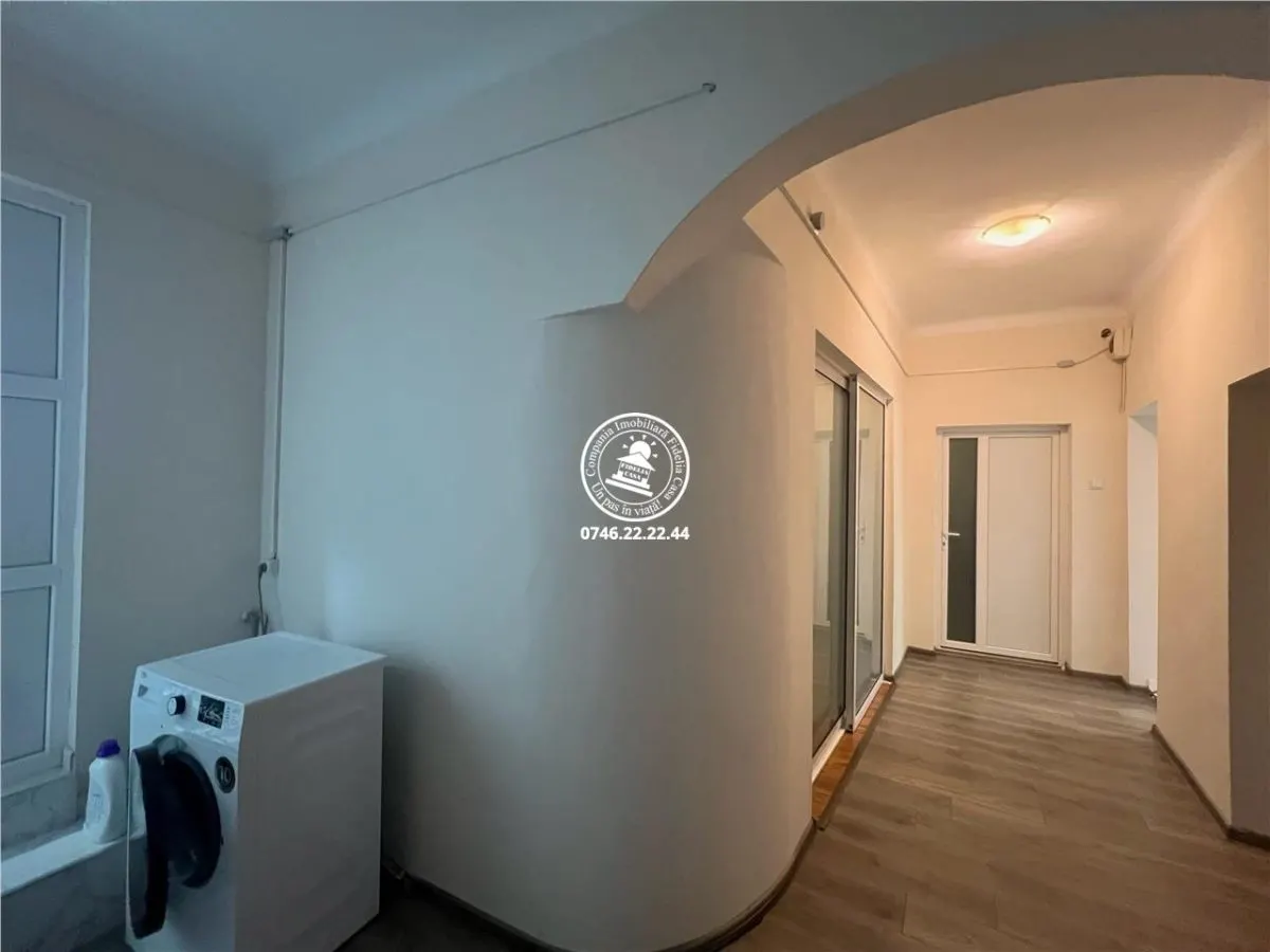 Apartament cu 3 camere  de vanzare  Tg Cucu - Podul de Fier, - foto 11