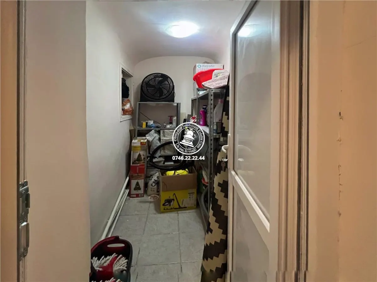 Apartament cu 3 camere  de vanzare  Tg Cucu - Podul de Fier, - foto 12