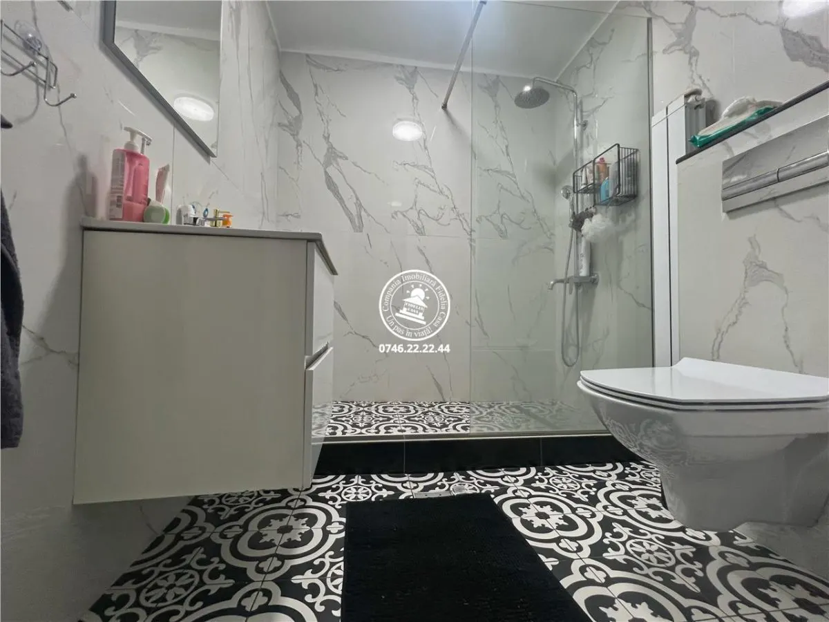 Apartament cu 3 camere  de vanzare  Tg Cucu - Podul de Fier, - foto 13