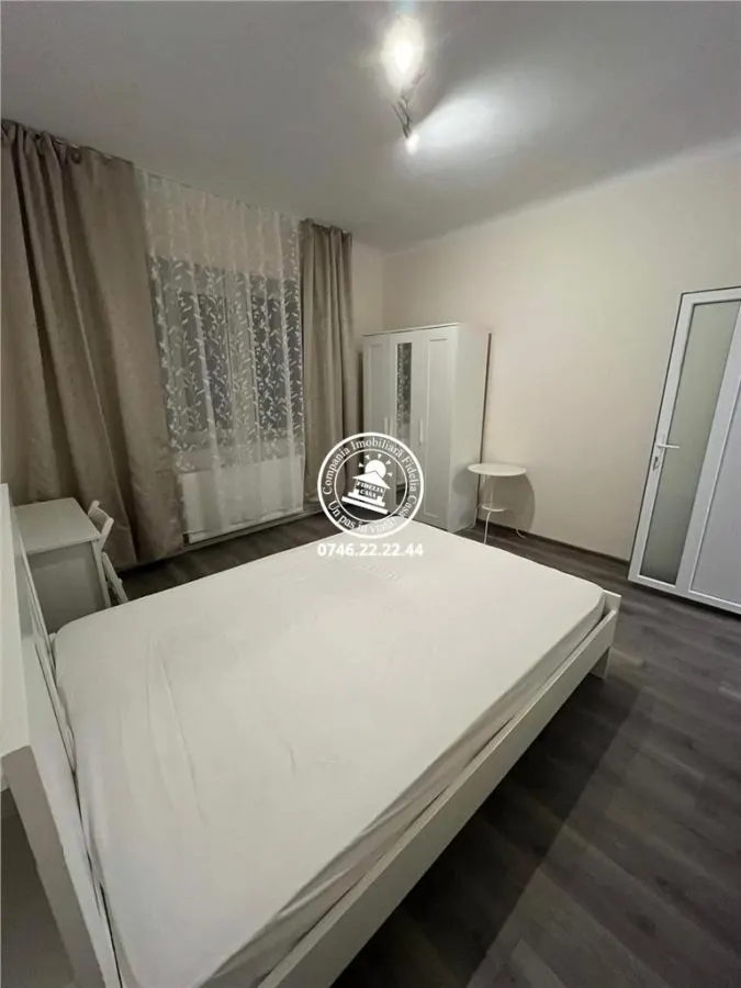 Apartament cu 3 camere  de vanzare  Tg Cucu - Podul de Fier, - foto 8
