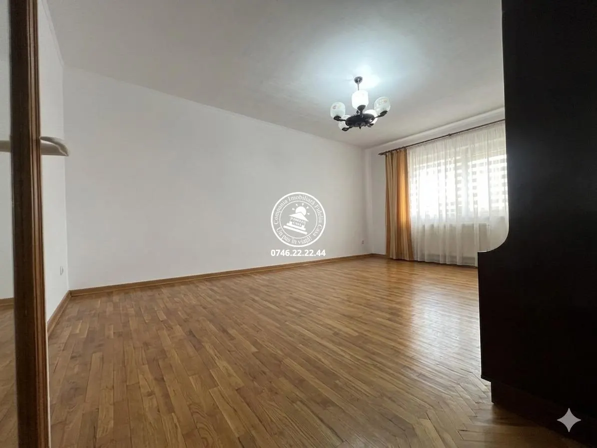 Apartament cu 3 camere decomandat, situat în zona Nicolina 2 â€“ prima parte a cartierului - foto 1