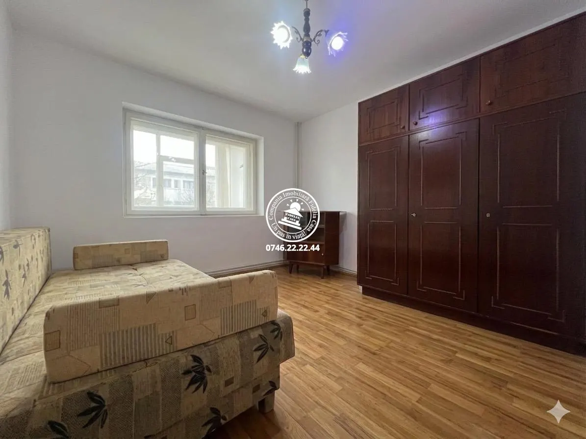 Apartament cu 3 camere decomandat, situat în zona Nicolina 2 â€“ prima parte a cartierului - foto 4