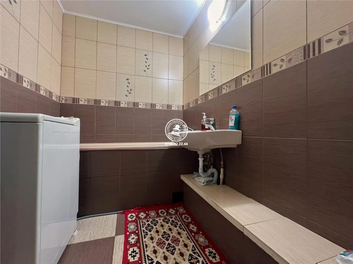 Apartament cu 3 camere decomandat, situat în zona Nicolina 2 â€“ prima parte a cartierului - foto 9