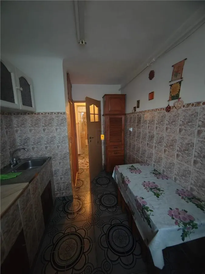 Apartament 3  camere zona Vest Piata Aurora - foto 6