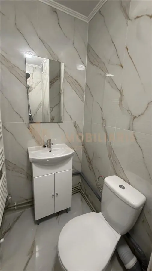 Garsoniera de vanzare, zona Piata Mare - foto 3