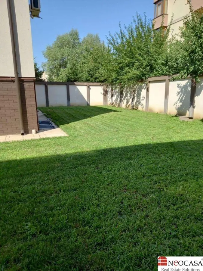 Resedinta exclusivista 370 mp, teren 600 mp, curte amenajata si finisaje premium - foto 22
