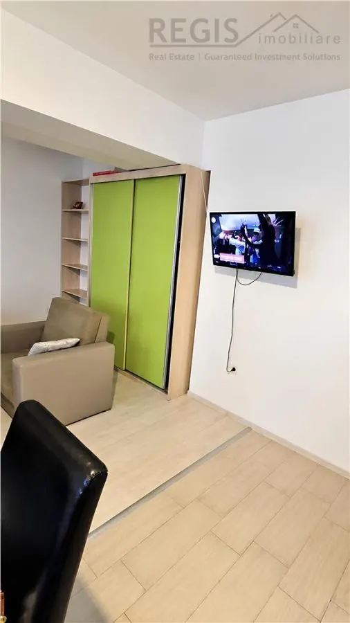 Apartament tip studio cu parcare zona mall Coresi - foto 2